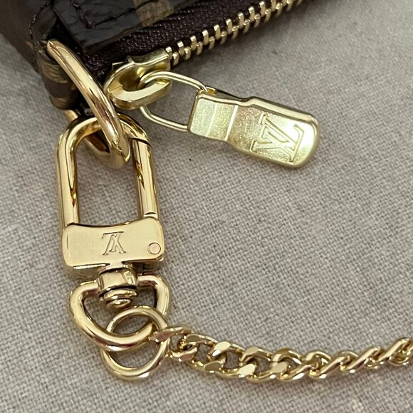 Louis Vuitton Mini Pochette Monogram - Authentic - Picture 5 of 17